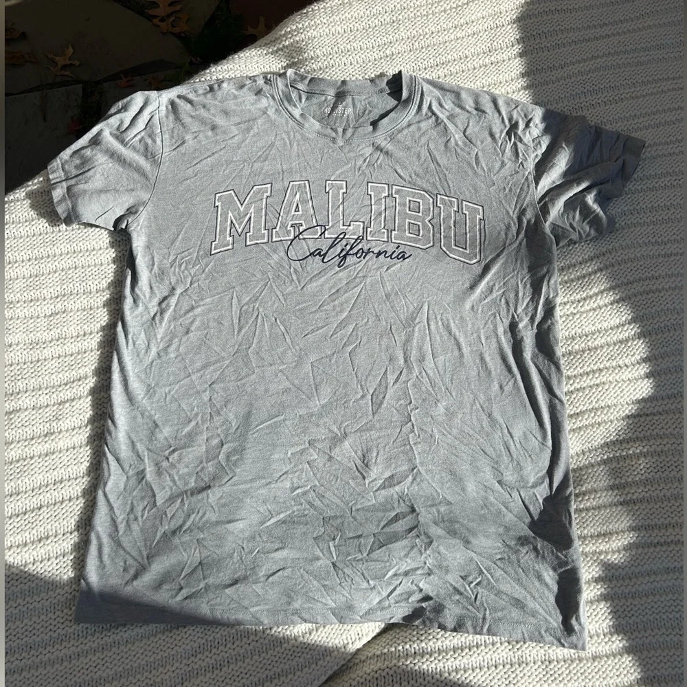 Hollister, Gray Malibu Tee, Size M - Picture 1 of 3